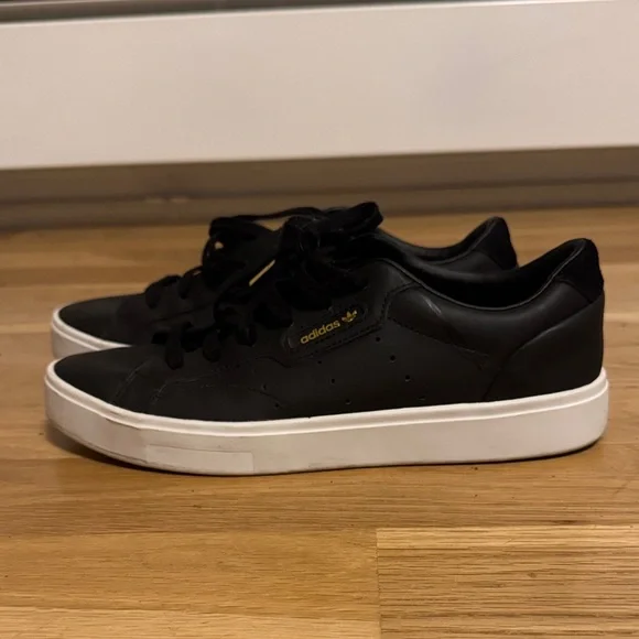 adidas Sleek Shoes - Women's - Core Black / Cloud White / White - 8.5